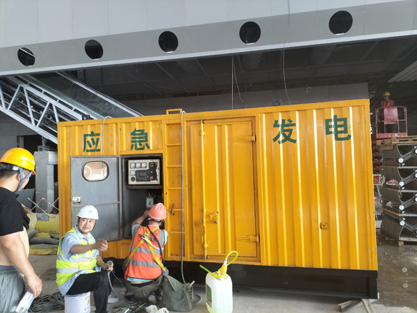 红河怎样判断空气滤清器是否需要更换？